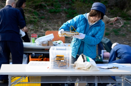 �@�����q